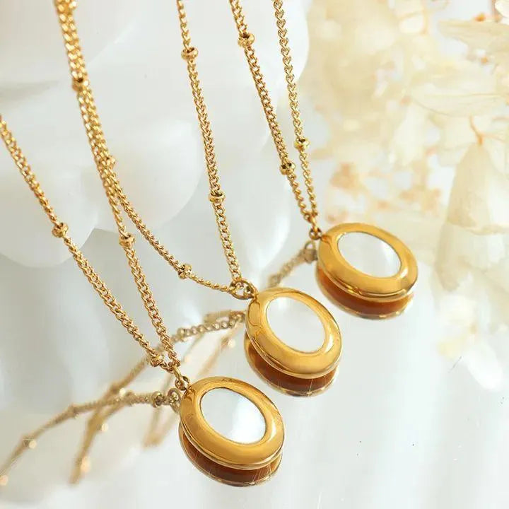 Plain Gold Plated Artificial Stones Pendant