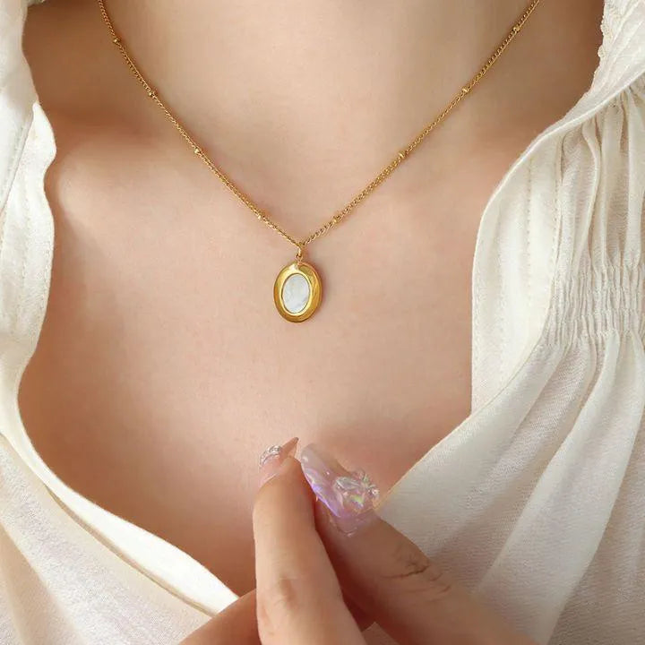Plain Gold Plated Artificial Stones Pendant
