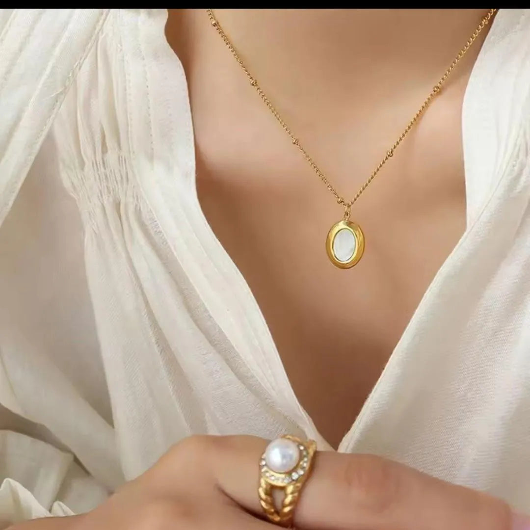Plain Gold Plated Artificial Stones Pendant