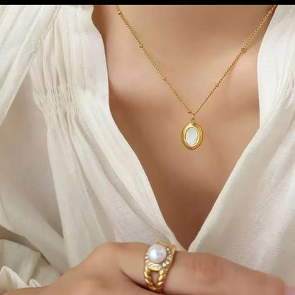 Plain Gold Plated Artificial Stones Pendant
