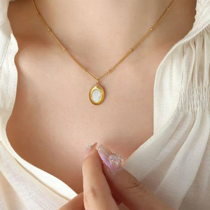 Plain Gold Plated Artificial Stones Pendant