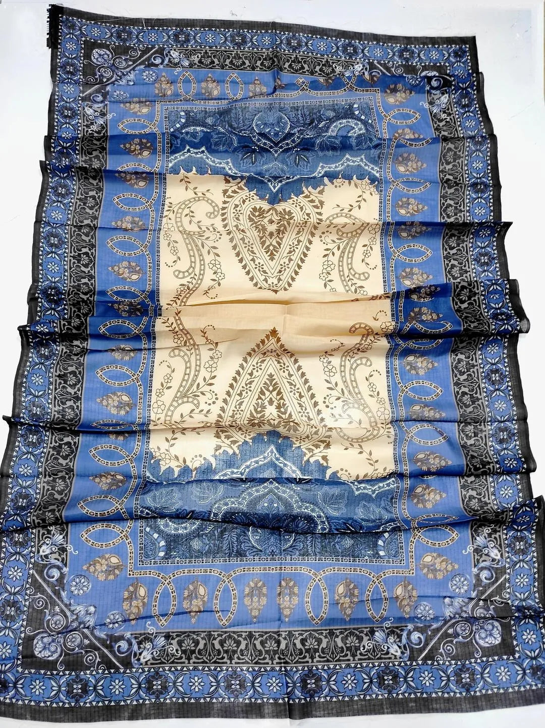 Ivory Embroidered Lawn 3Pcs Set